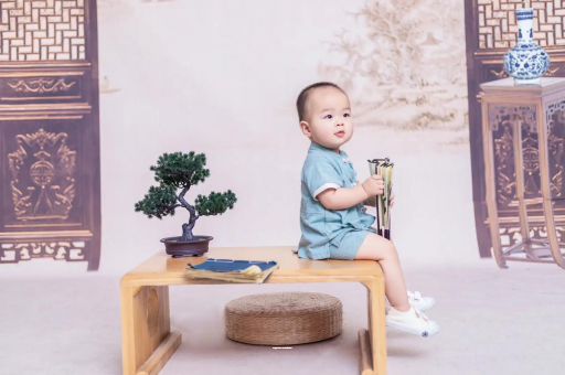 宜昌宝宝眼睛肿是什么原因